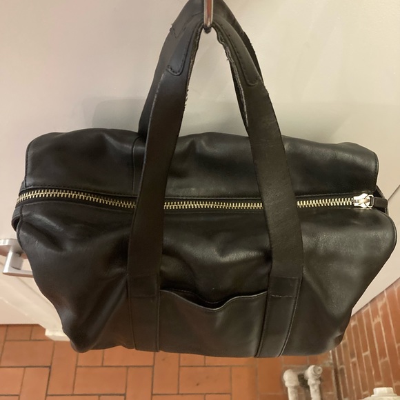 100% Aritzia Six Eleven Mc Duffle Large Leather Bag - Picture 4 of 9